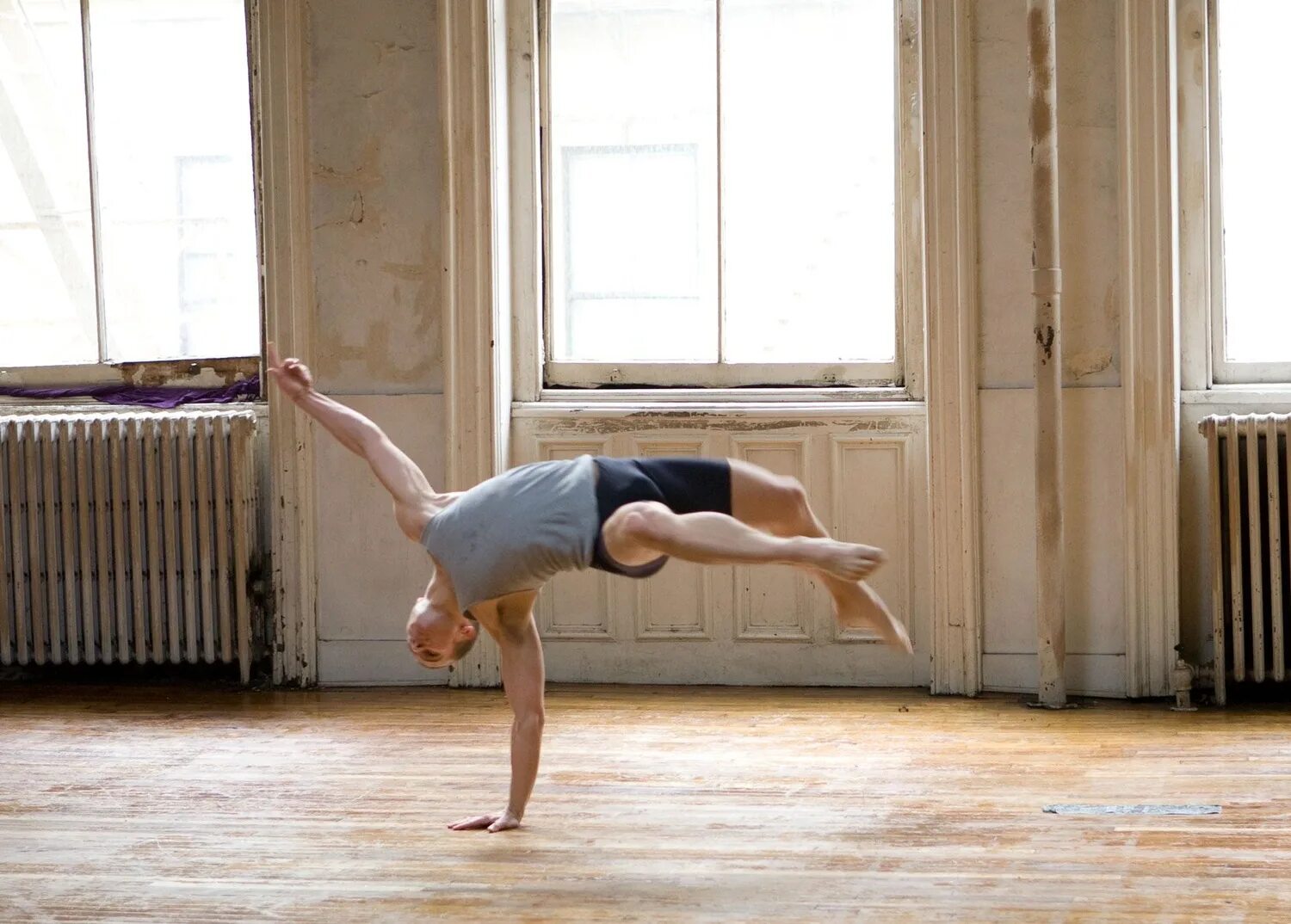 Пять танцев фильм 201. Танцующие мальчики фильм. Пять танцев (2013). "five dances" (2013). Рид луплау и его парень.