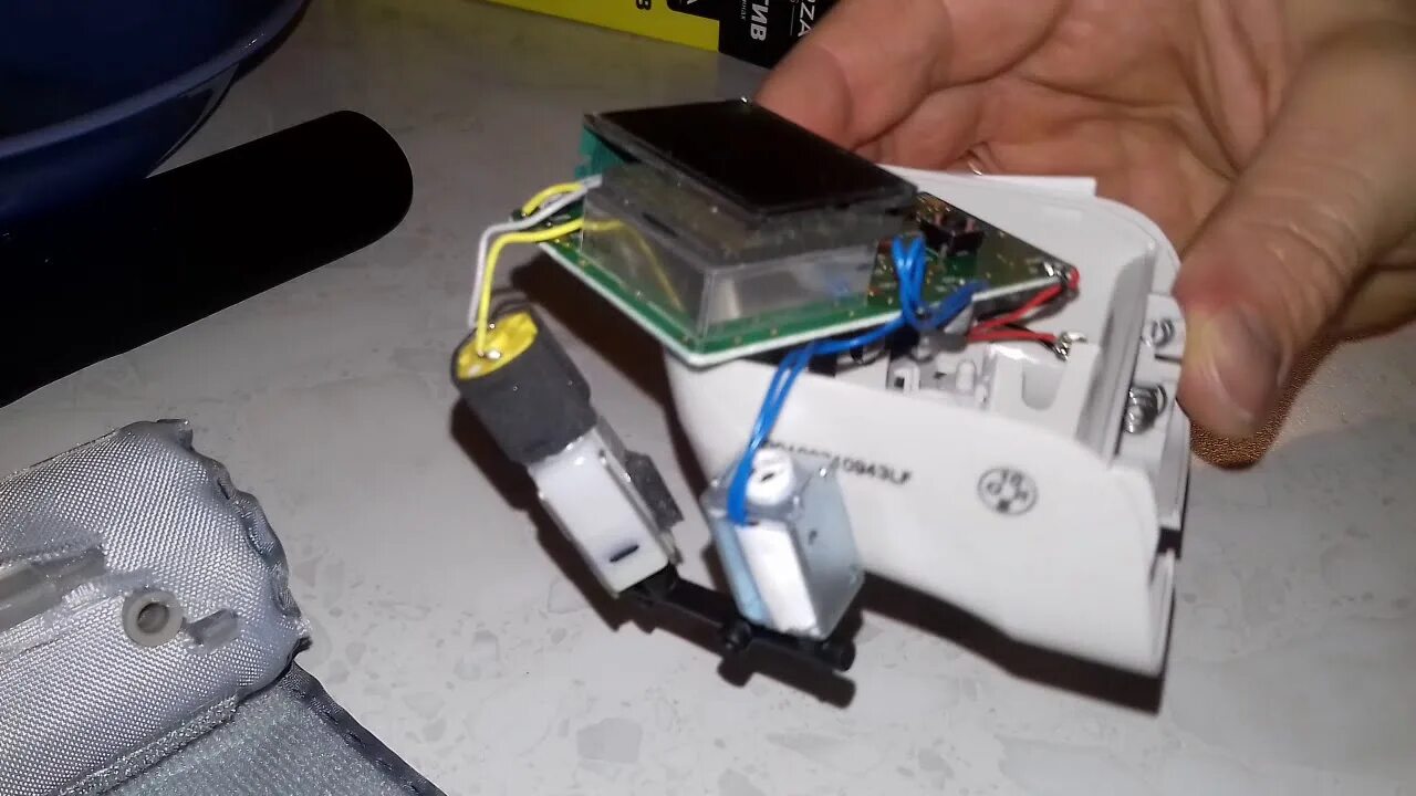 Манжета r2. Манжета для тонометра omron r2. манжета на запястье omron для тонометров r1, r2, r3. замена манжеты omron r2. omron в разборе.