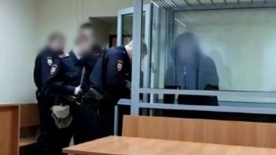 Полиция суд. Задержание в суде. Полицейский в суде. Судья и полиция.