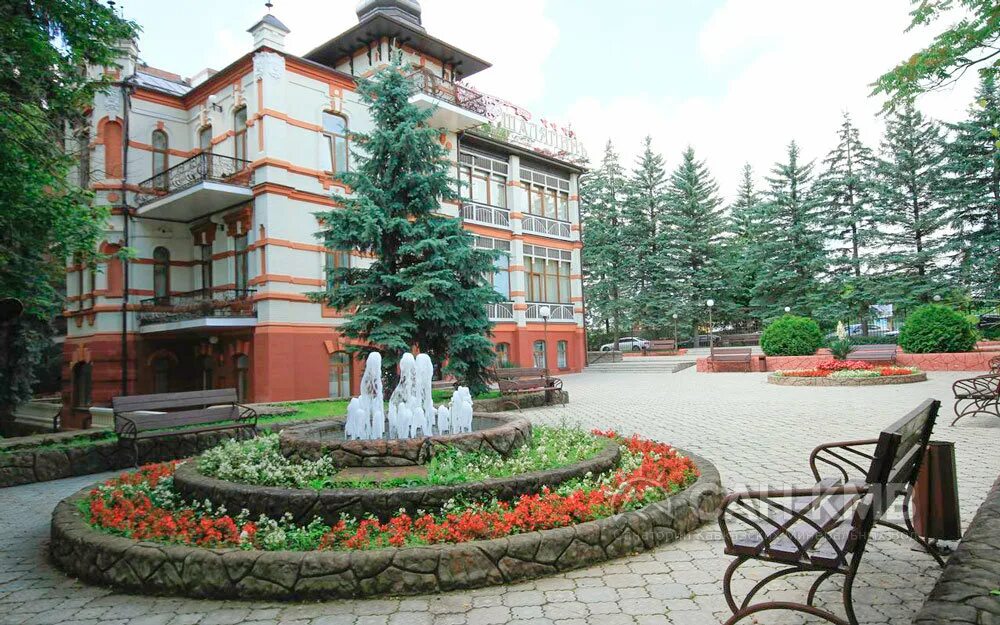 Дворец нарзанов 5* кисловодск. Санаторий источник ессентуки ентуки. Отдых в кисловодске 2024 центр недорого. Кисловодск открытие санаториев. Санаторий источник кисловодск.
