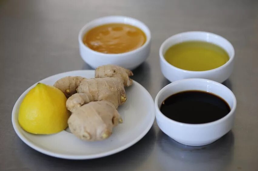 блюда с соевым соусом. соевый соус с имбирем рецепт. соус с соевым соусом. индейка по-китайски с овощами. японский соус терияки.