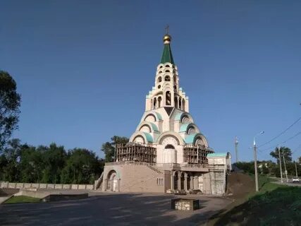 Церковь на набережной