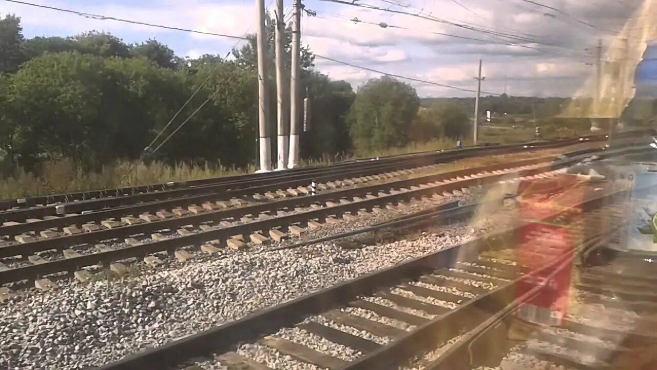 Москвича увидевшего липецк из окна поезда доставили. Вид из поезда весной. петрозаводск из окна поезда. краснодарский край из окна поезда. весенний поезд.