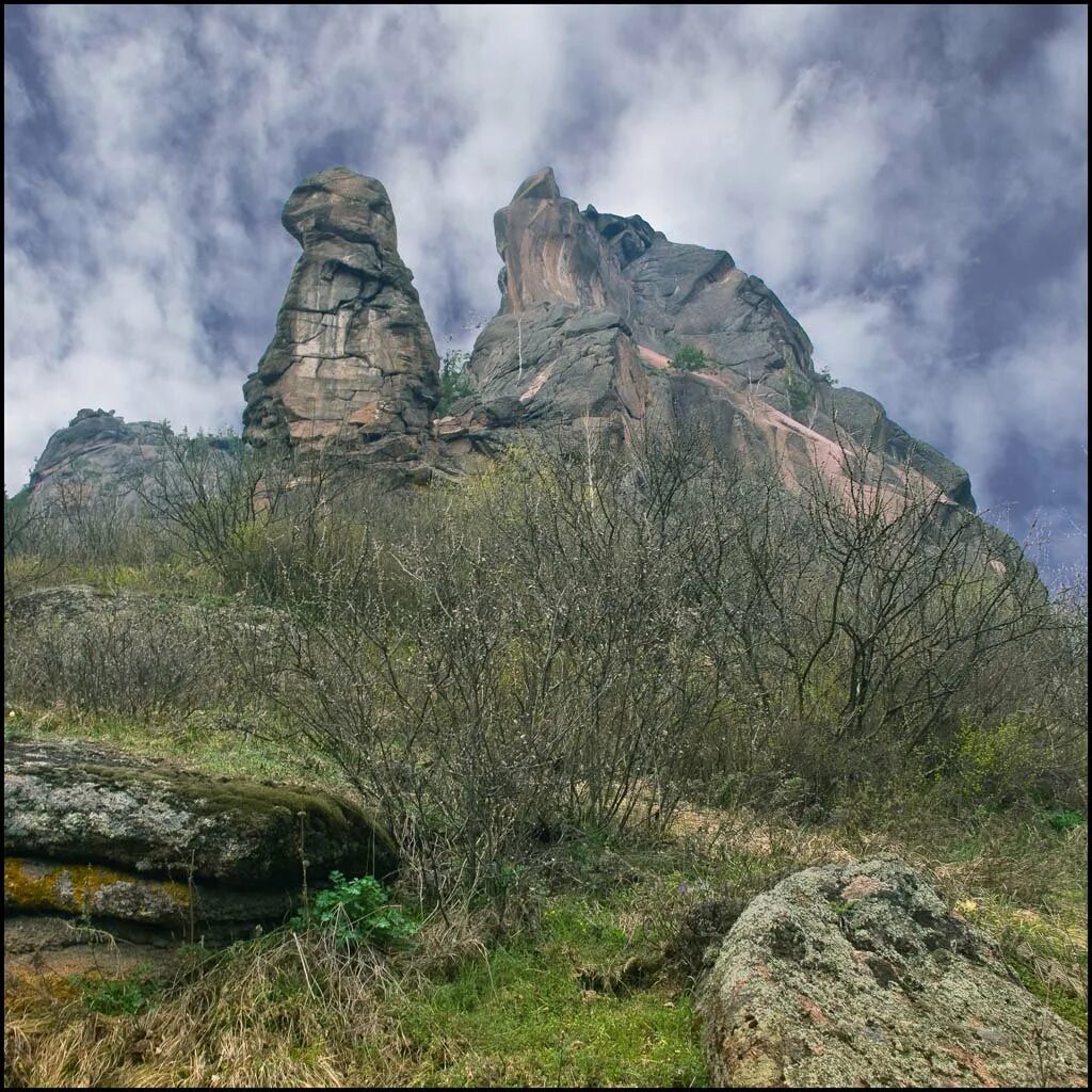 Красноярск партизанск. Скала такмак Красноярск. Заповедник столбы такмак. Такмак Красноярск столбы. Красноярск горы столбы.