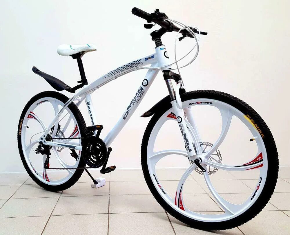 Merida big seven 20. Форвард апачи 1. Велосипед schwinn двухподвес. Белые горные велосипеды. Велосипед бмв скоростник.