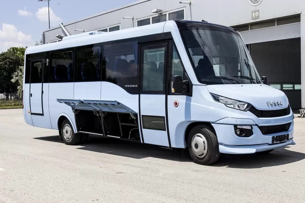Продажа автобуса б у. Iveco VSN 900. Iveco Daily VSN 700. Микроавтобус Ивеко 2022. Ивеко Дейли автобус 30 мест.