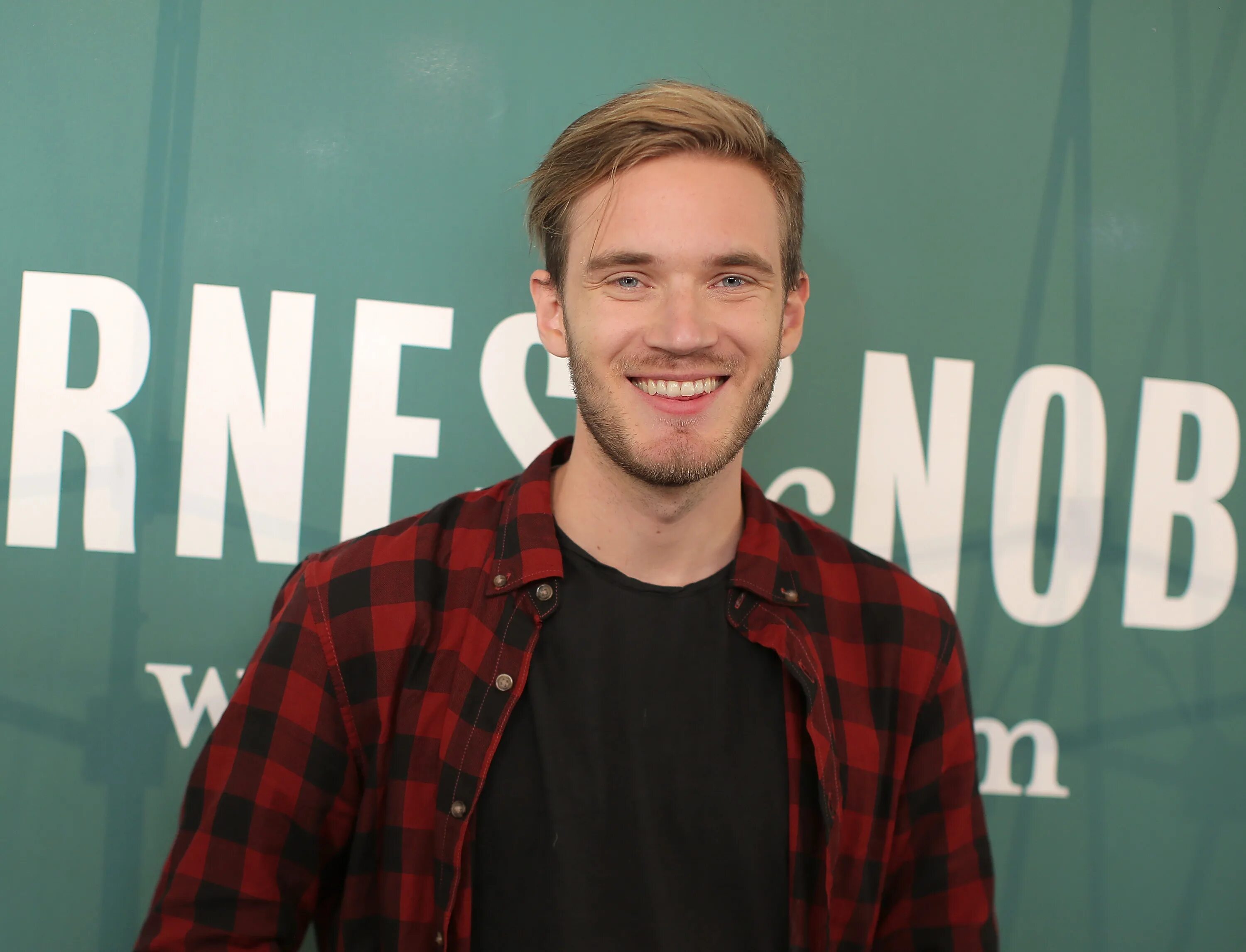 Английского блогера. PEWDIEPIE 2021. PEWDIEPIE 2014.