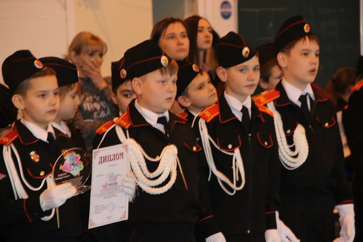 Казачата майкоп. Казачата слово. Кубанские подвижные игры для дошкольников. Казачья форма детский сад. Ансамбль казачата майкоп.