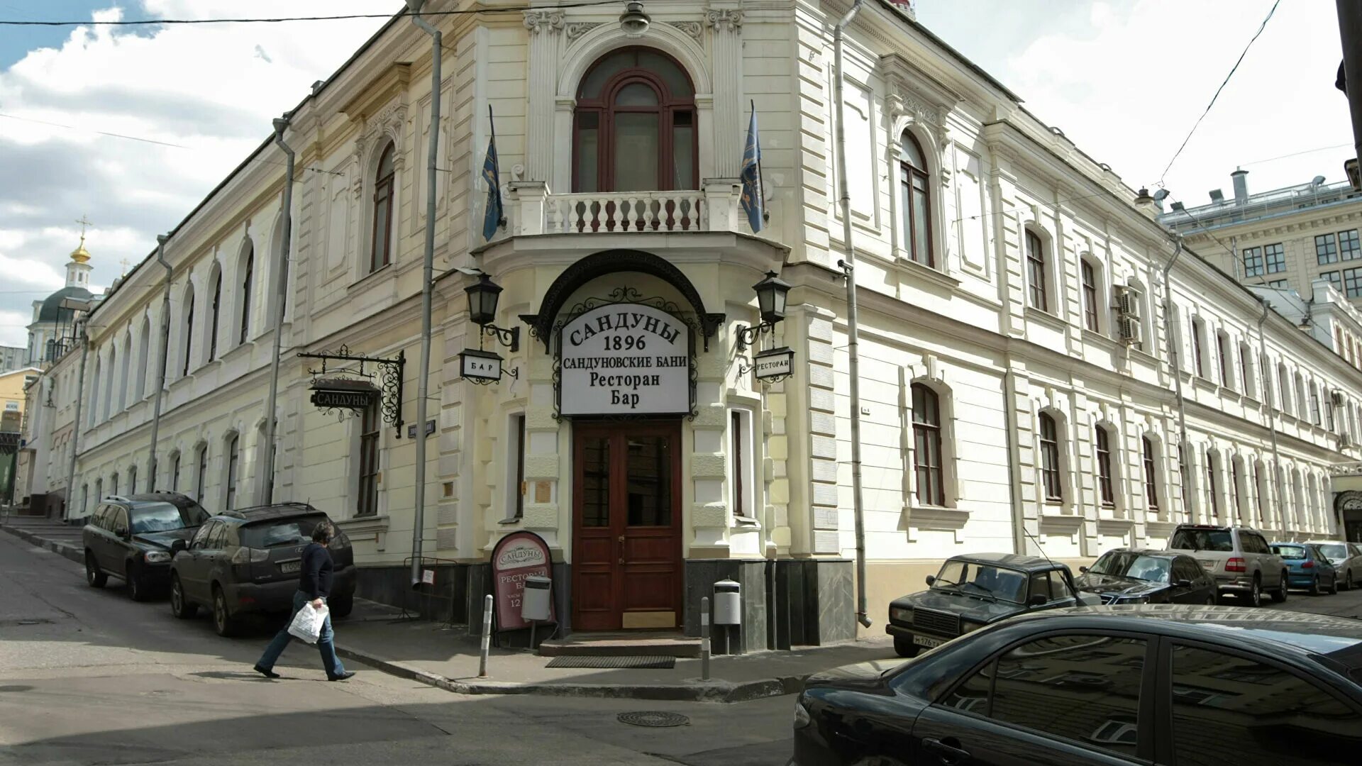 Сандуновские бани улица. Сандуны баня Москва. Москва Неглинная улица 14с4 Сандуновские бани. Сандуновские бани, Москва, Неглинная улица, 14, стр. 4. Сандуновские бани в Москве 20 век.