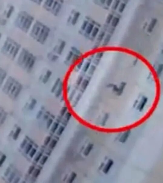 Девочка вылетела из окна. Девочку выкинули из окна. Тверские девочки. Девочку выкинули из окна. Выбросила из окна 11 этажа.