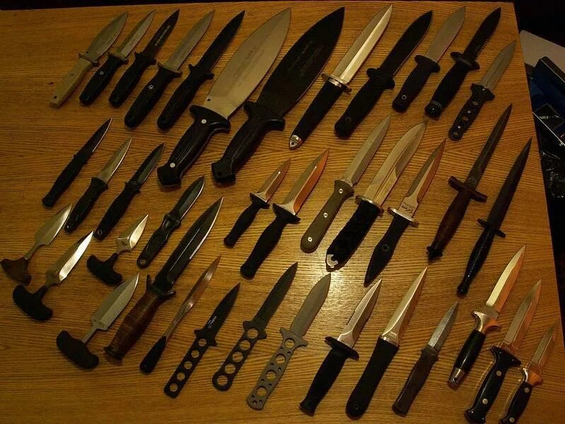 Продажа холодного оружия. Холодное оружие. Коллекция ножей. Холодное оружие ножи. Современные ножи.