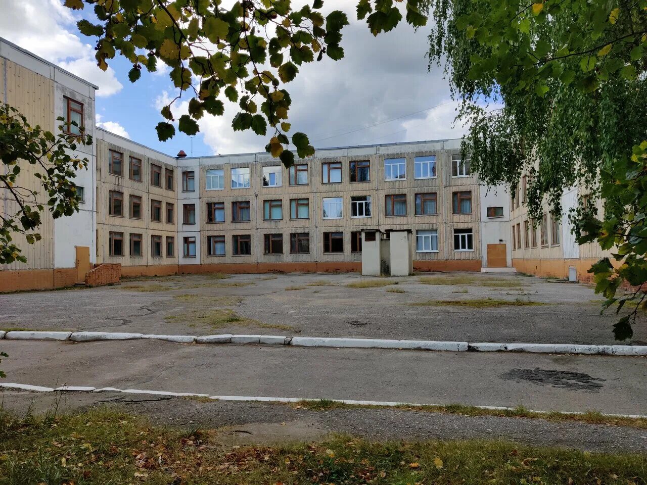 Улица школьная нижний новгород. 12 Школа Нижний Новгород Автозаводский район. Школа 124 Нижний Новгород. Школа 58 Нижний Новгород. Школа 124 Нижний Новгород Автозаводский.