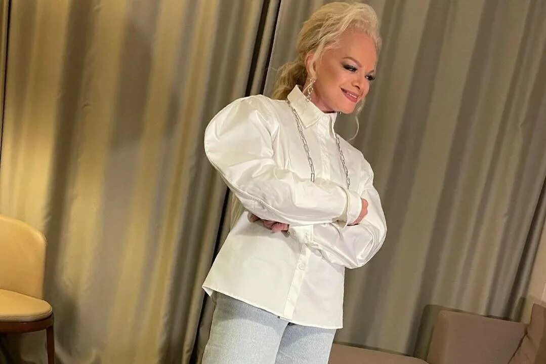 Лариса долина погода в доме. Лариса долина концерт. Лариса долина 80-е. Долина клип. Лариса долина песня стена.