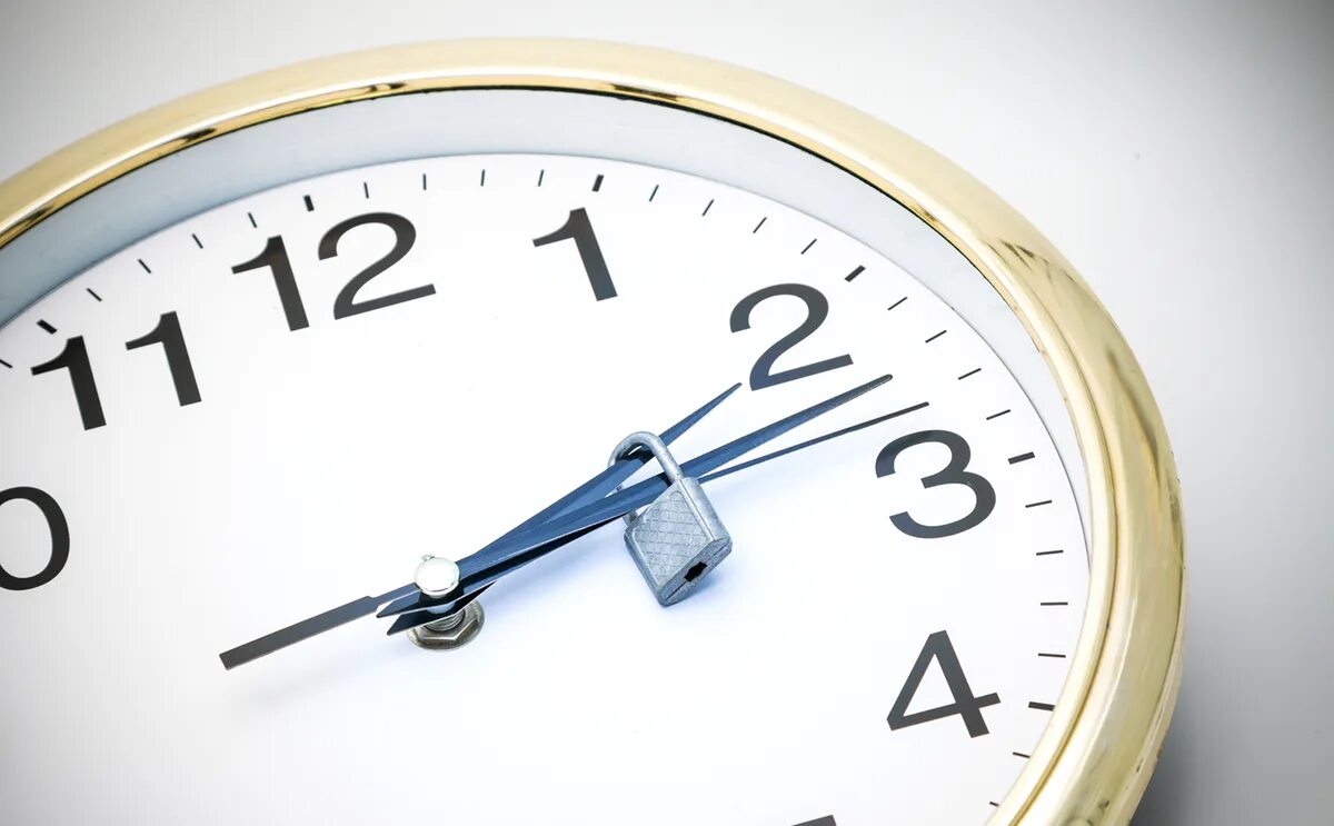 The clock has stopped. Часы остановились. Часы и время. Часы встали. Время остановилось.