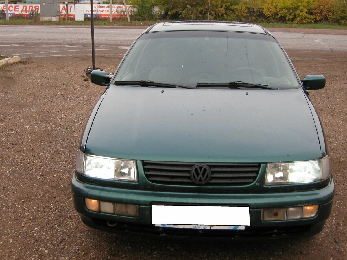 Volkswagen 1995. Пассат 1995 седан. Фольксваген Пассат 1995г. Volkswagen Passat 1995 года. Фольксваген Пассат универсал 1995.