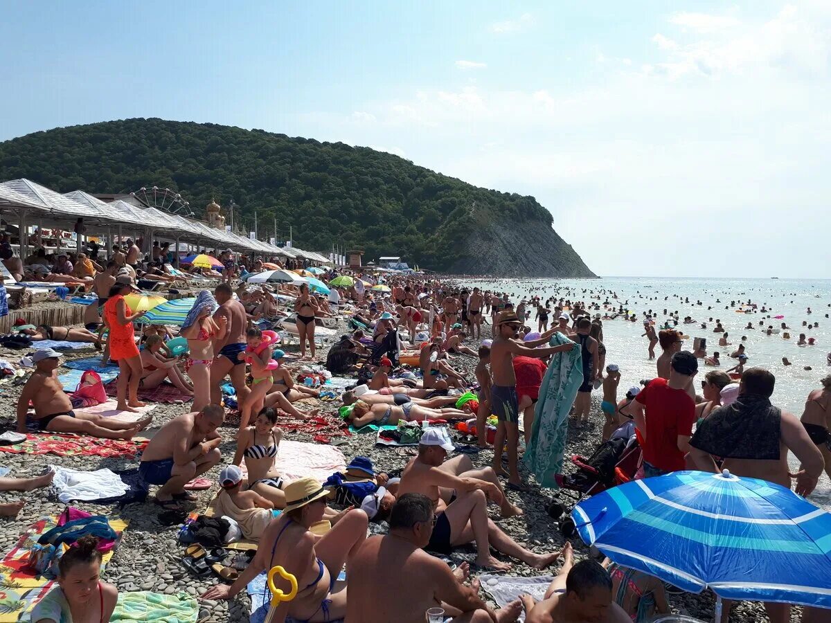 Отдых на море архипо осиповка. Архипо-осиповка пляж. архипо-осиповка пляж 2025. архипо-осиповка пляж 2025. пляж архипо осиповка 2019.