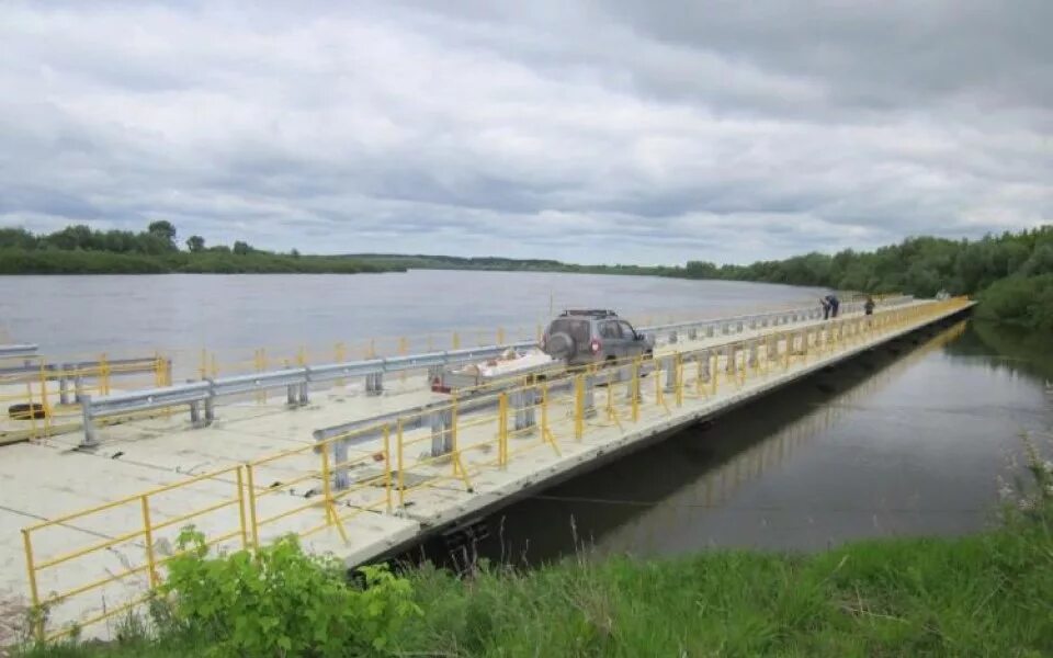 Понтонный мост ока. Понтонный мост павлово тумботино. Озеры - кашира понтонный мост. Понтонный мост озеры. Понтонный мост на оке озеры.