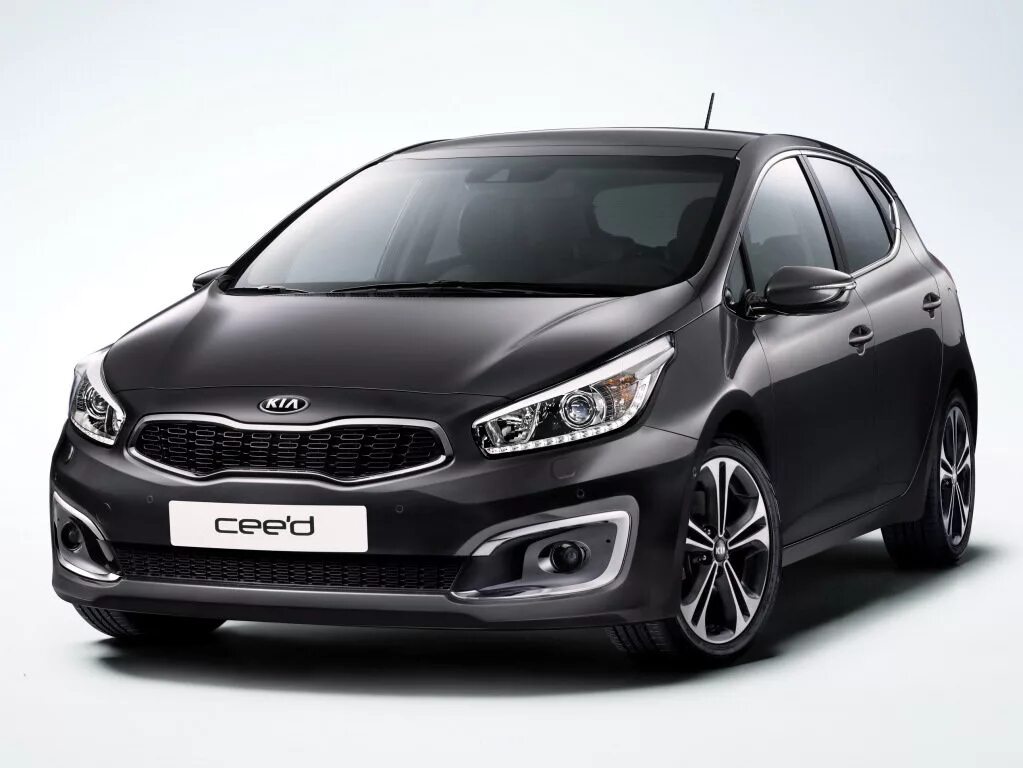 Купить б/у Kia Ceed II 1.6 AT (129 л.с.) бензин автомат в Москве: серый Киа Сид 
