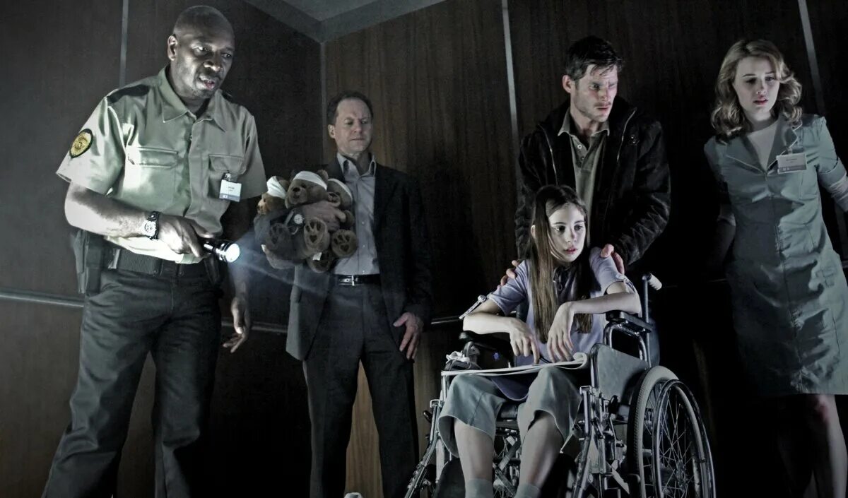 Русский фильм про аутизм. Фильм ужасов темный этаж. Платформа el hoyo 2019 фильм. Этажи ужастик. Этажи ужастик.