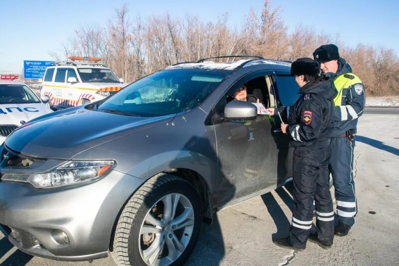 Сайт гаи оренбургской области. Инспектор ДПС. ДПС Оренбург. Нижегородские гаишники зимой. Сотрудница ГИБДД.