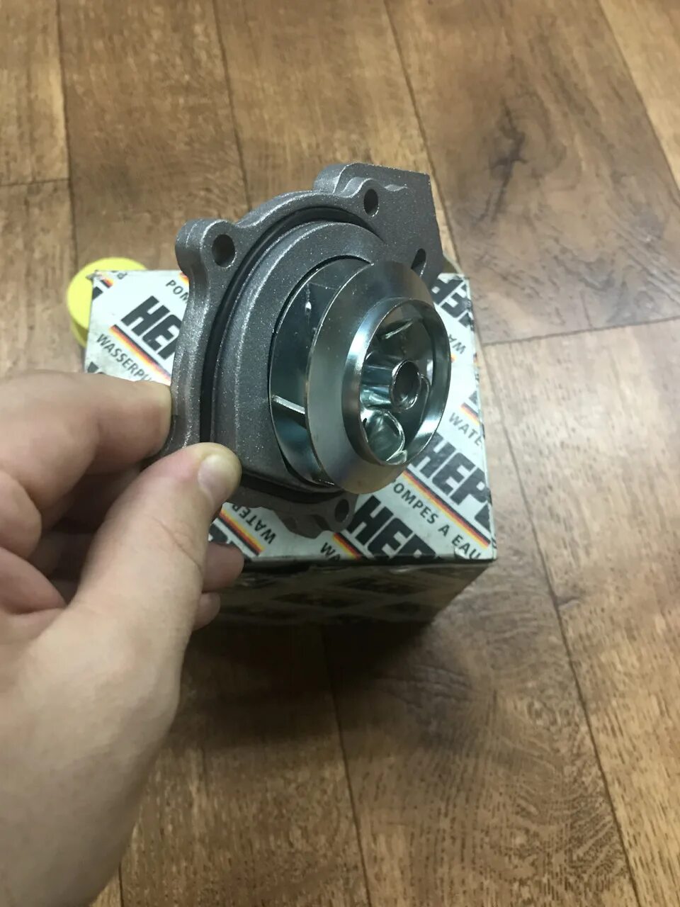 Помпа octavia a5. Помпа школа октавиаа7 рс мотор.