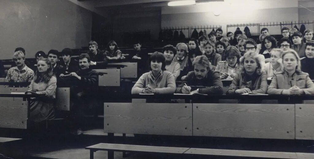 Политехнический институт псков. Площадь ленина псков. Псковский государственный университет новый корпус. Политехнический институт псков. Псковский государственный университет псков.