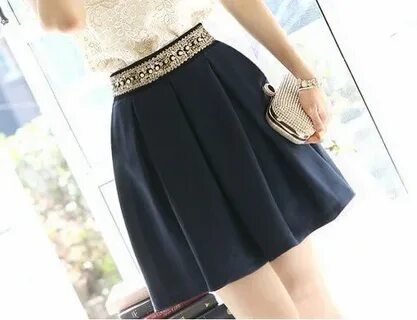 Ануста кезектесіп жатқан адамдар тобы