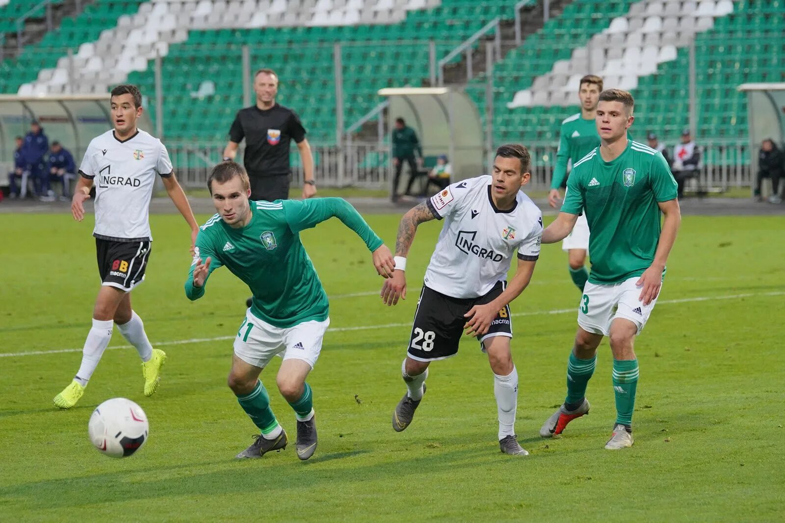 Томь томск футбольный клуб. Томь томск. Томь томск футбольный клуб. Томь краснодар 2 2020. Фк томь форма.