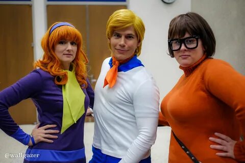 The Scooby Doo Gang, Daphne, Fred, and Velma cosplay at RICC 2015 - Tom DeR...