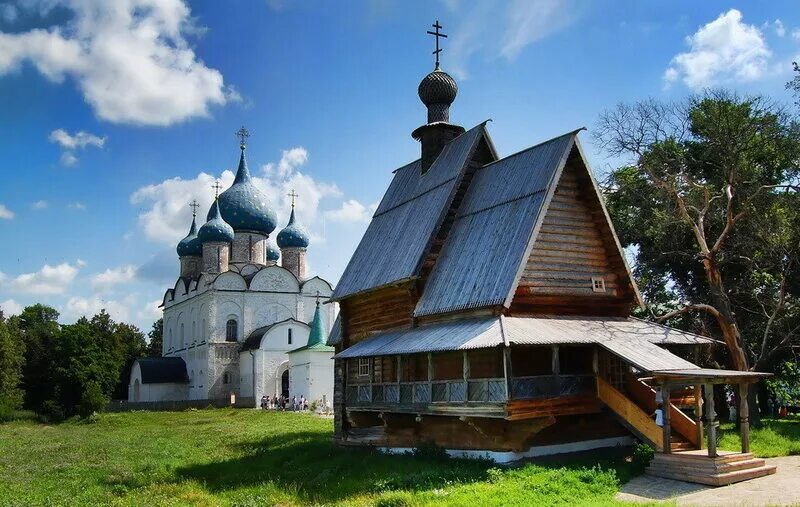 воскресенская и казанская церкви суздаль. церкви города суздаля. церкви города суздаля. церкви города суздаля. колокольня антипиевской церкви в суздале.