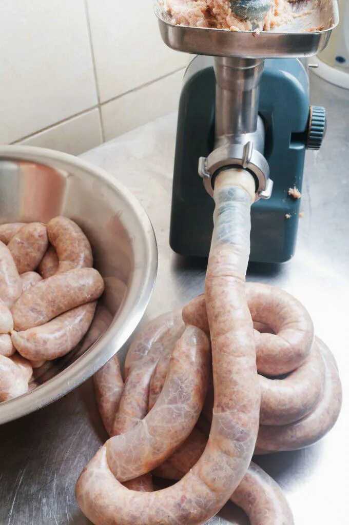Как мясорубкой делать домашнюю колбасу