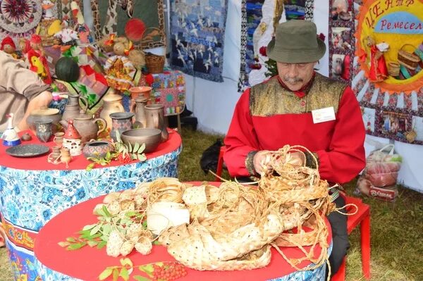 центр промыслов. резной палисадвологла. центр промыслов. центр промыслов. резной палисад вологда.