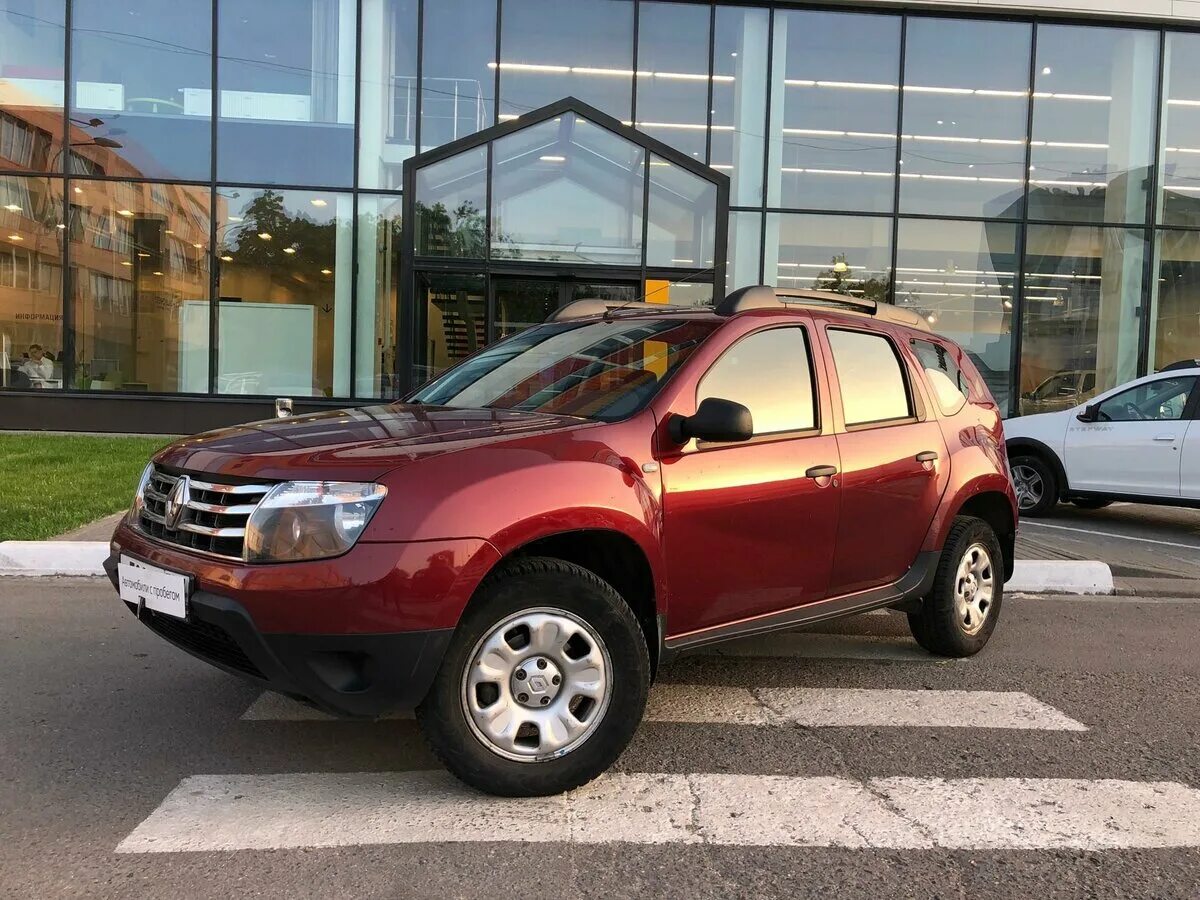 Рено дастер красный тореадор. Renault duster 2014 красный. Duster renault 2016 года. Renault duster 2014. Рено дастер 2013 красный.