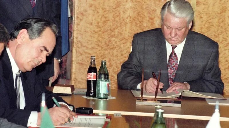 Федеративный договор российской федерации был подписан. Ельцин Шаймиев 1992. Минтимер Шаймиев и Ельцин.