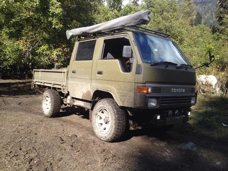 Грузовики 4вд приморский край. Toyota Dyna 4x4. Тойота Дюна грузовик 4x4. Toyota Dyna 4x4 двухкабинник. Тойота Дюна 4 ВД.