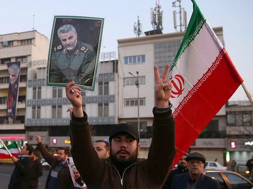 Иран будет воевать с сша. Иран против сша. Иран будет воевать с сша. Иран демонстрация. Американо-иранский конфликт (с 2019).