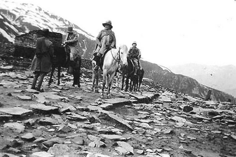 Экспедиция николая рериха на тибет. Экспедиция рериха. Центральноазиатская экспедиция н к рериха 1927. Экспедиция рерихов в монголии. Центрально-азиатская экспедиция николая рериха.