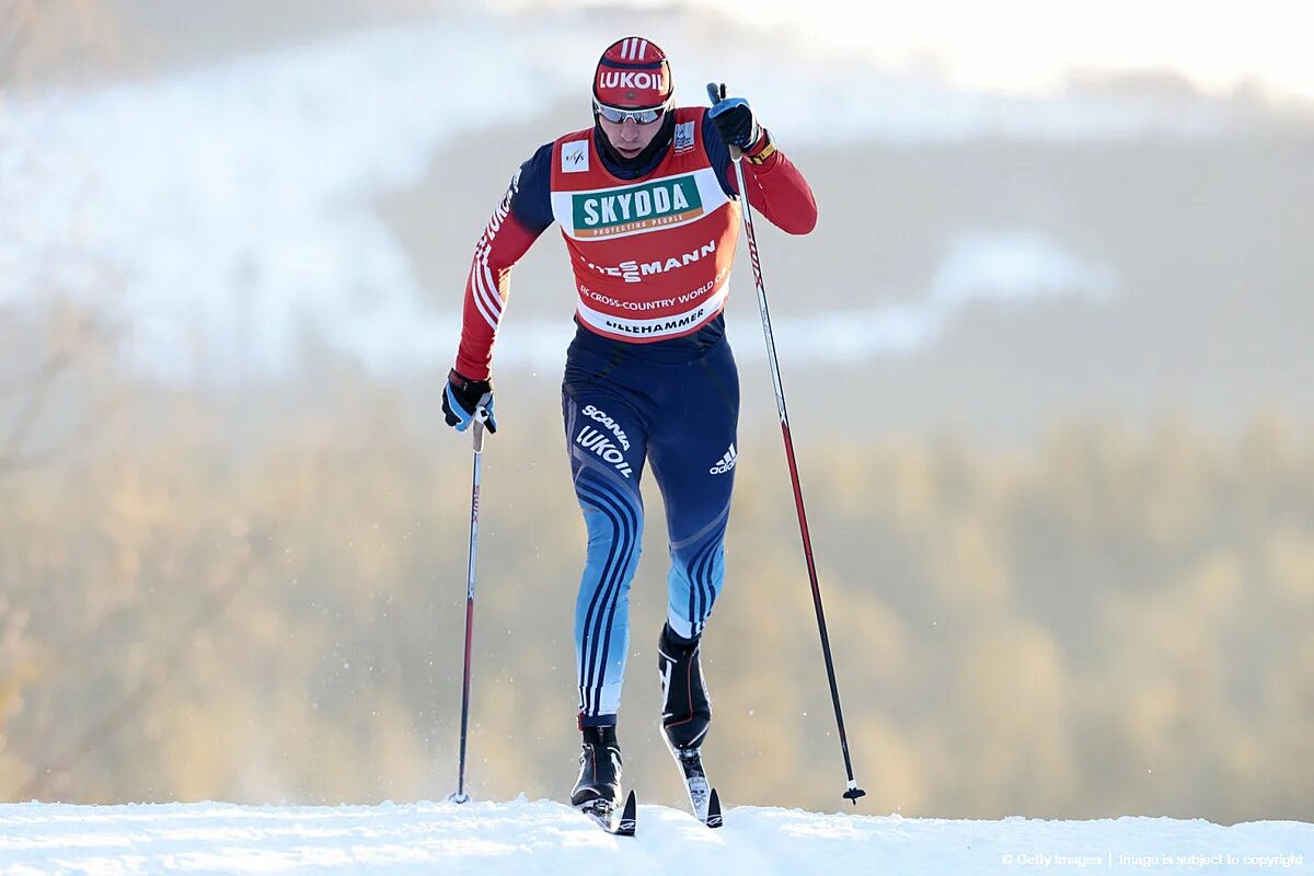 Лыжник. Спортсмен на лыжах. Лыжные гонки классиеский Хо. Лыжник фамилия