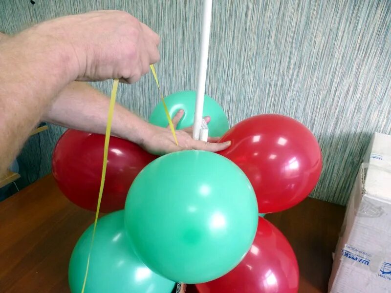 Шар собирает шарики. Каркас для воздушных шаров. Каркас стойки для шаров. Каркас для шаров из металлопластиковой. Подставка для шаров.