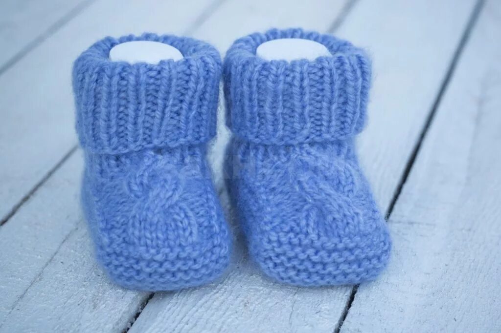 пинетки для новорожденных вчзаннве. вязание пинеток для новорожденных. пинетки для новорожденных на 2 спицах. детские пинетки от 0. вязание спицами пинетки.
