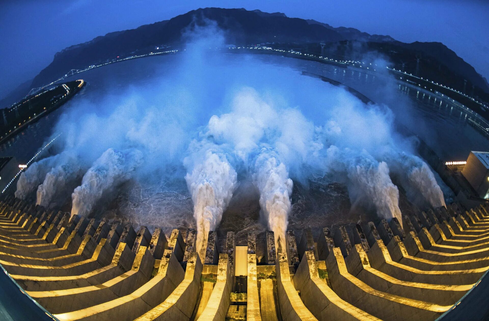 Плотина в китае. ГЭС три ущелья Китай. Плотина «три ущелья» (three gorges dam), Китай. Плотина на Янцзы. Самая большая гидроэлектростанция в мире три ущелья.