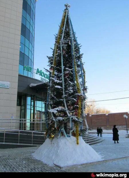 Елка 18 в екатеринбурге фото 2025 2025 В администрации Екатеринбурга рассказали, почему решили отказаться от живой ели