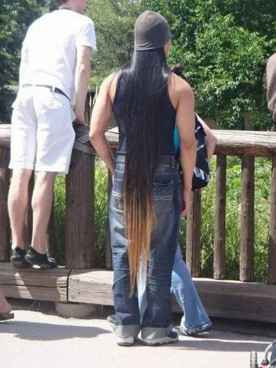 Длинные волосы у мужчин до пояса. Длинные волосы смешно. Парни с очень длинными волосами. Длинные волосы прикол. Почему мужчинам нравятся волосы