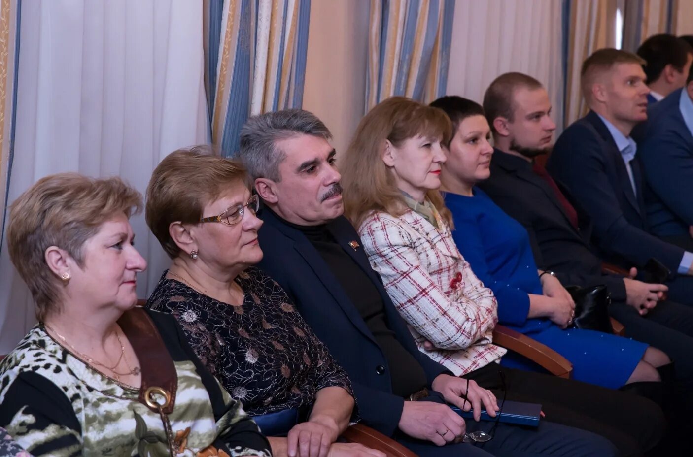 Новости югры сегодня. Переселение граждан по реформе жкх хмао югра. Ойнец белоярский хмао. Подслушано светлый хмао. Новости югры сегодня.