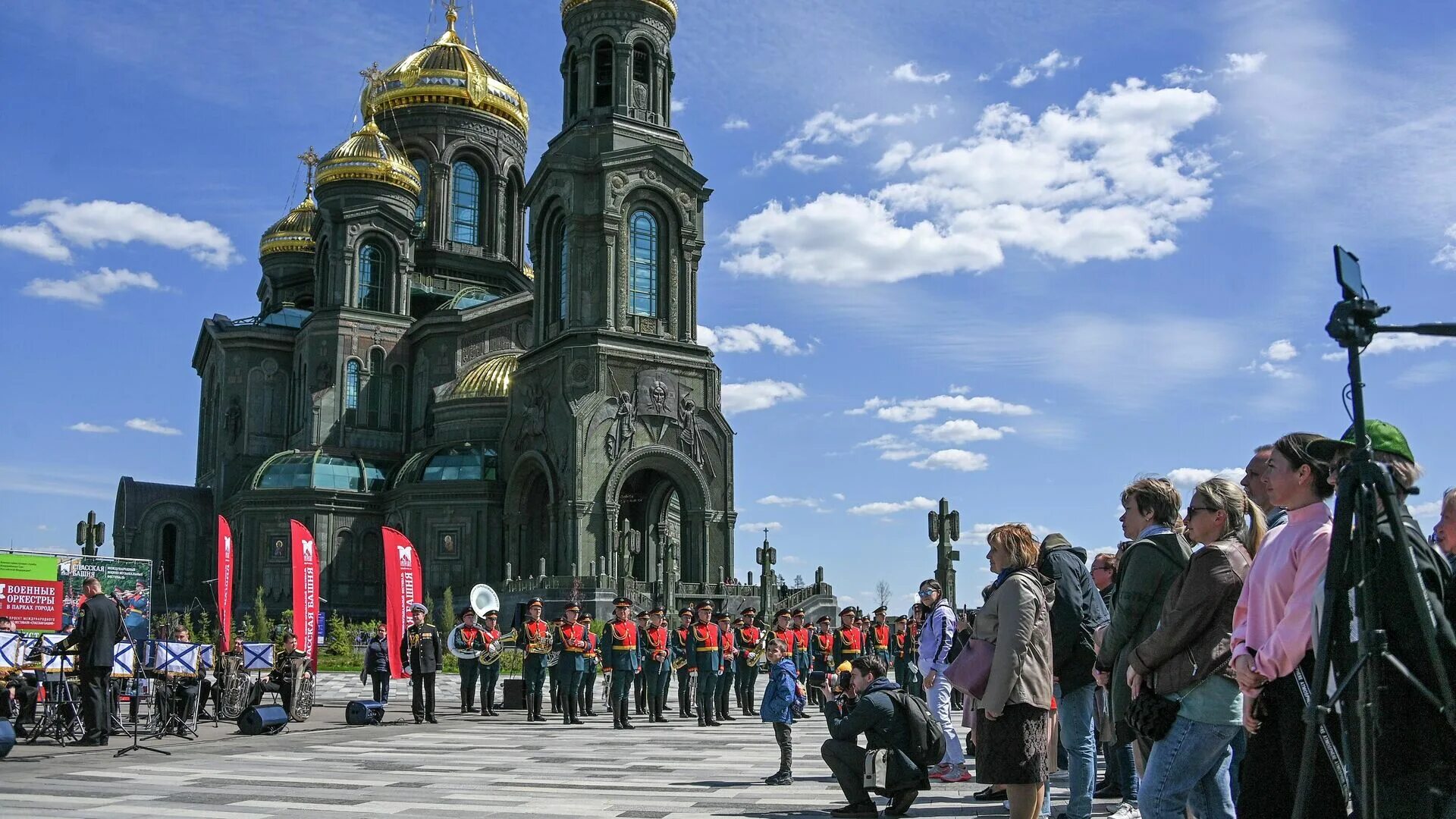 Храм вооруженных сил посещение. Кубинка храм вооруженных сил. Новый храм вооруженных сил в москве. Музейно храмовый комплекс вооруженных сил. Храм вооруженных сил посещение.