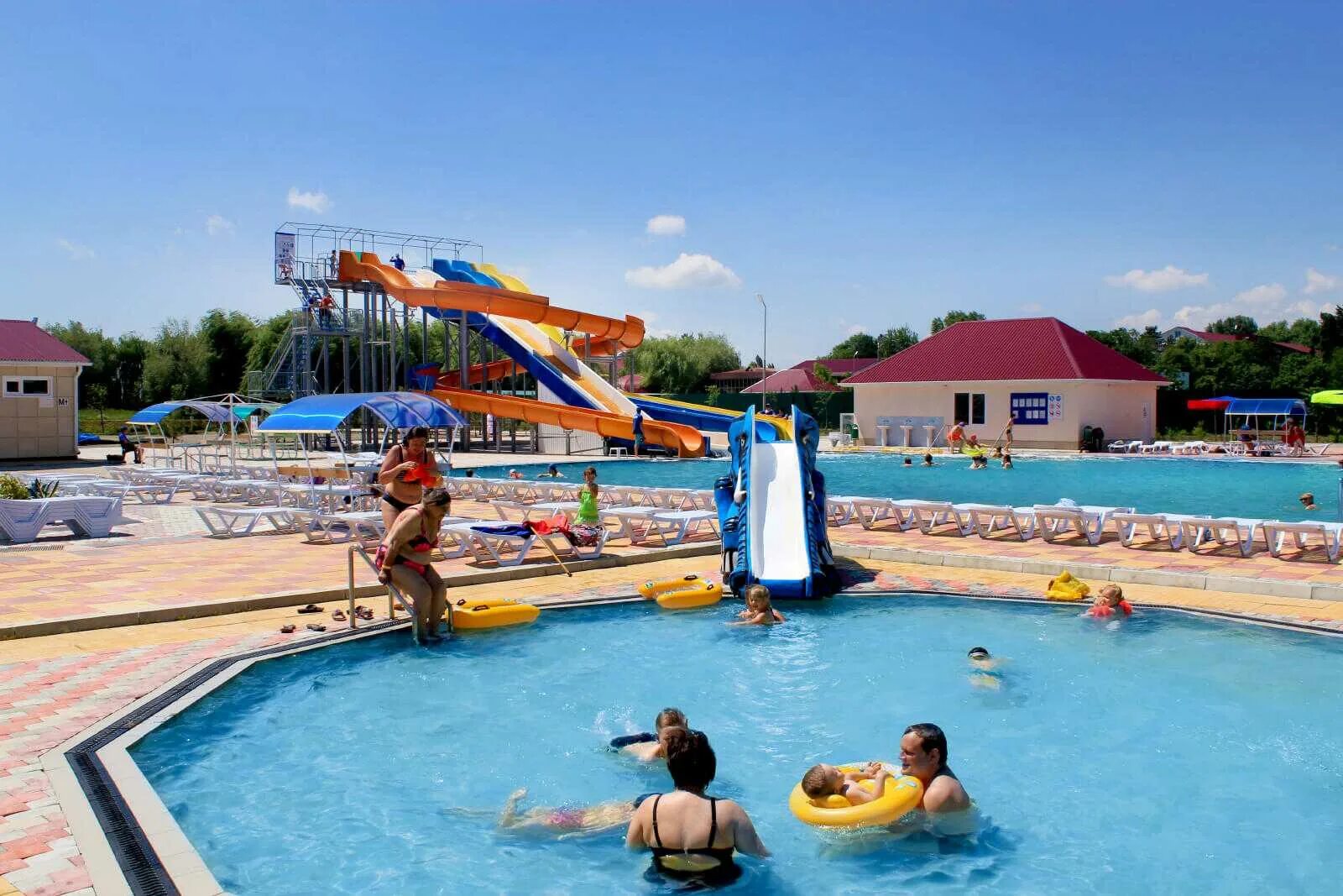 Санаторий лаба бассейн в лабинске. Санаторий лаба бассейн. Санаторий лаба бассейн в лабинске. Лабинск термальные источники санаторий лаба. Лабинск краснодарский санаторий лаба.