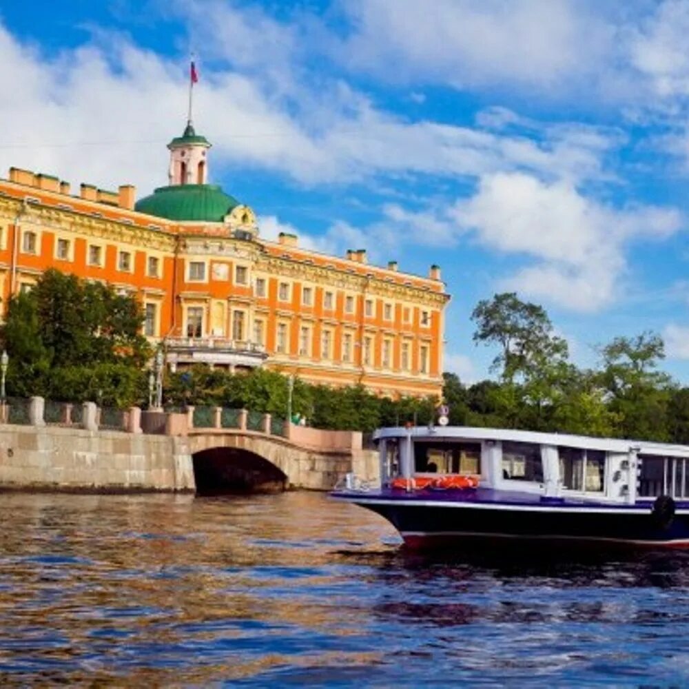 Кораблики спб цена. Теплоходная прогулка по рекам и каналам Санкт-Петербурга. Прогулка на теплоходе в Питере. Теплоходная экскурсия «по рекам и каналам».. Экскурсия по рекам и каналам "парадный Петербург", Санкт-Петербург.