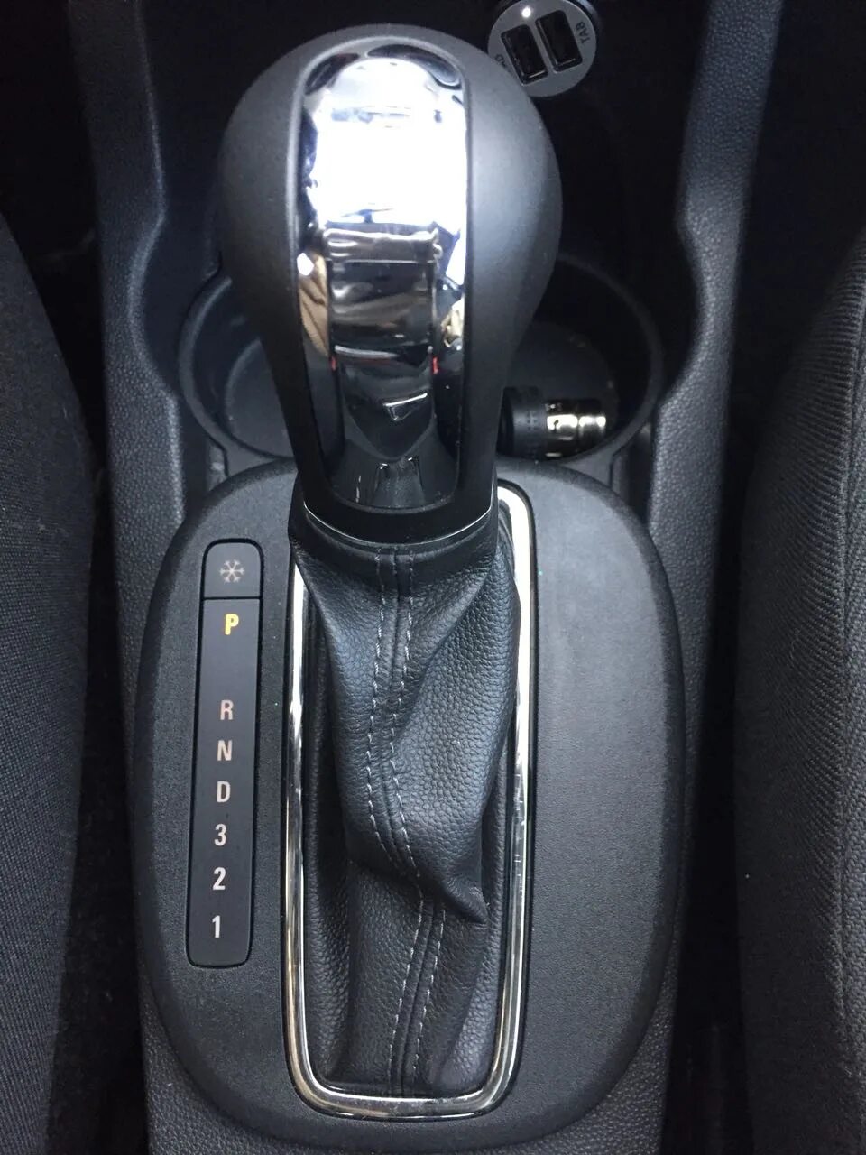 Зима коробка автомат. Коробка автомат зимой. На зимний коробка автомат. Каптива автомат 3 позитса 2016 коробка механическая. Зима коробка автомат.