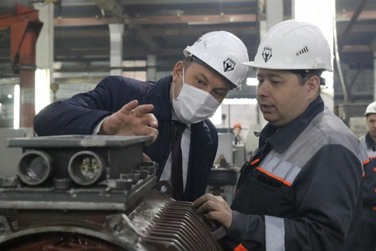 Кемерово оао "кемеровский механический завод. Директор кмз кемерово. Кемеровские заводы вакансии. Кемеровские заводы вакансии. Кемеровские заводы вакансии.