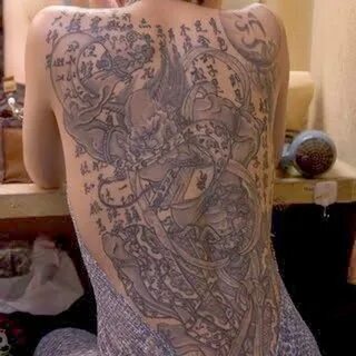 Объектілермен бұрмаланған порно